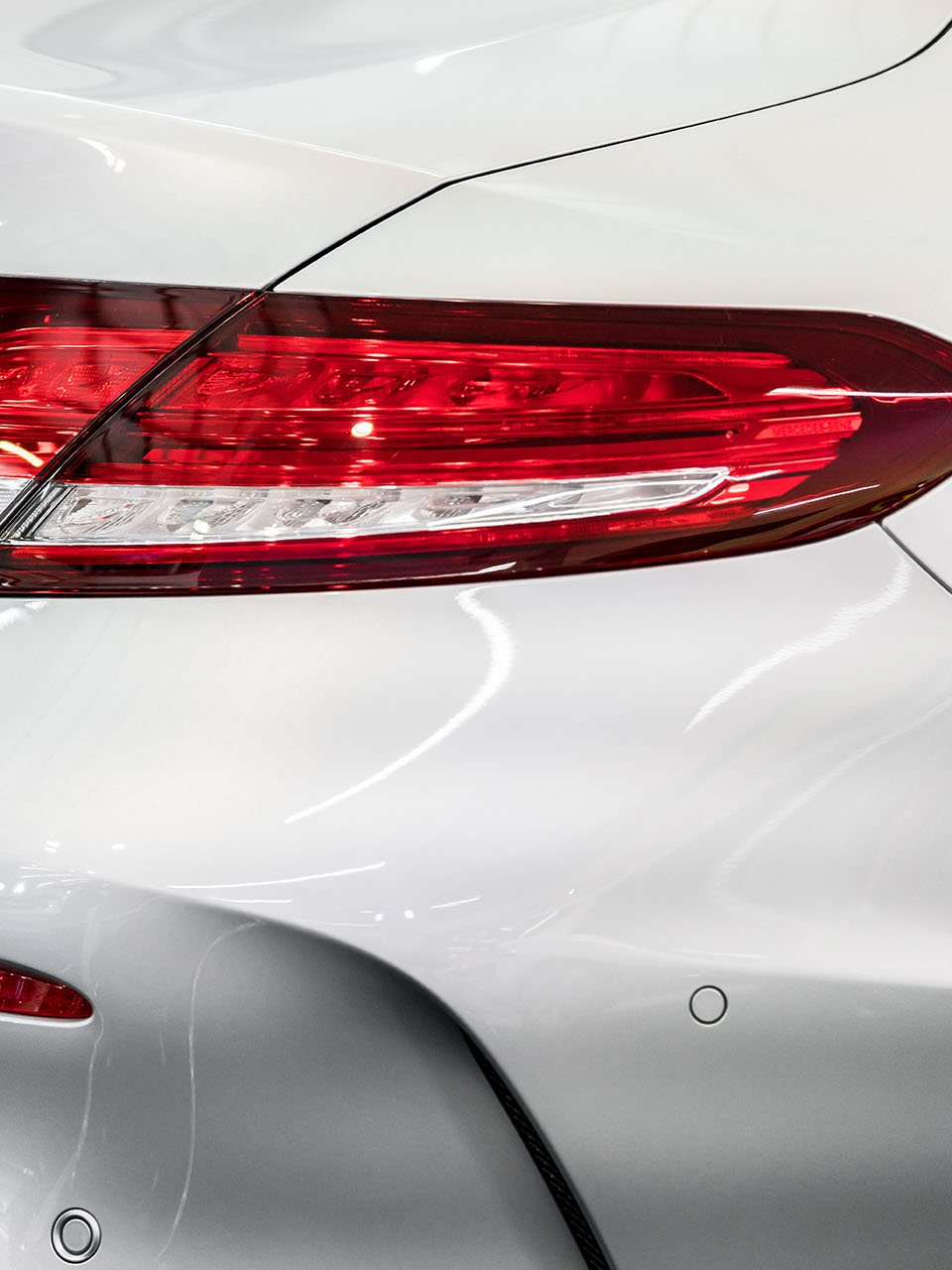 Rear light from a white car