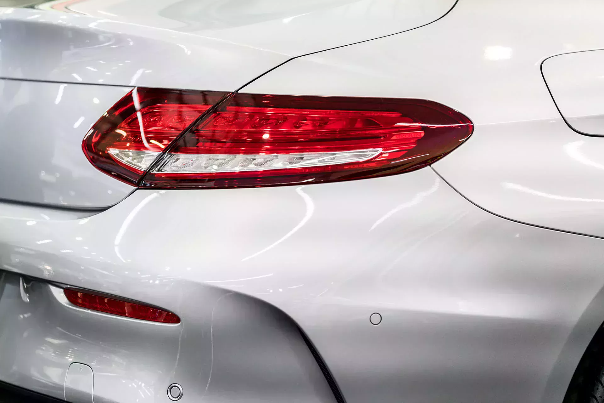 Rear light from a white car